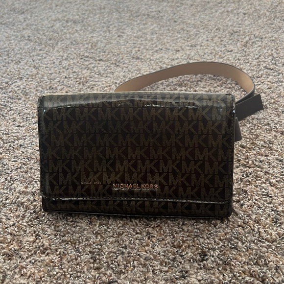 Michael Kors belt bag - Picture 8 of 9